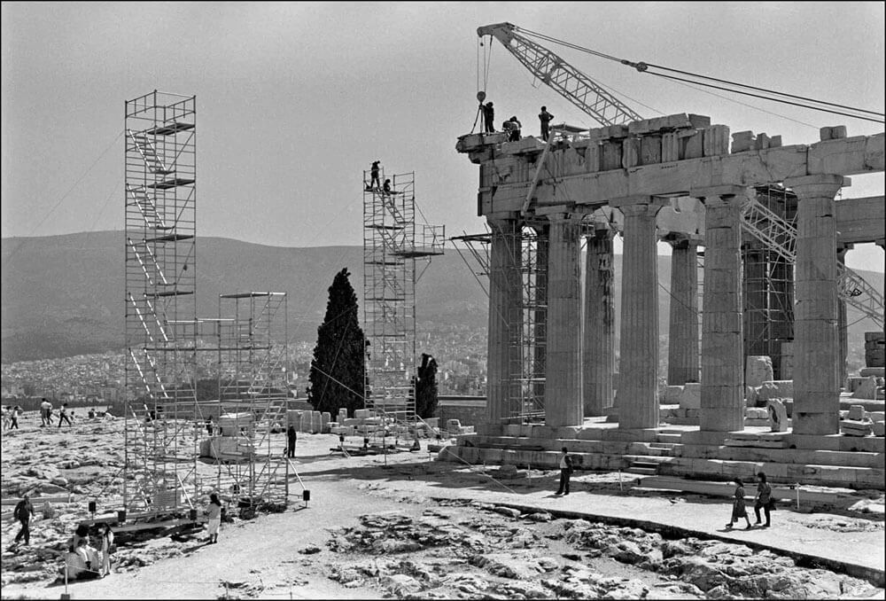 34. Ικριώματα για τη φωτογράφιση και κινηματογράφηση κατά την έναρξη των εργασιών στον Παρθενώνα το 1986 